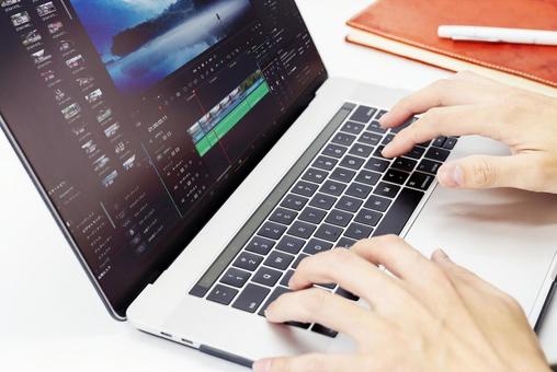 クリエイティブ作業の様子